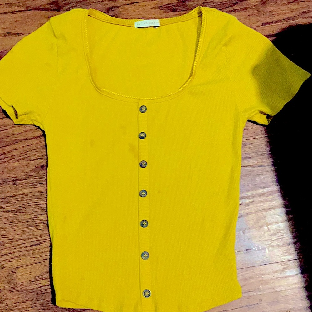 Cropped yellow shirt